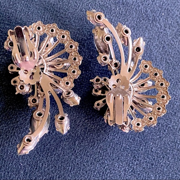 Vintage Rhinestone Clip On Earrings - Picture 6 of 9
